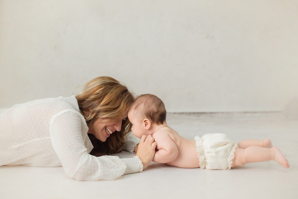 sesión-fotografía-estudio-mama